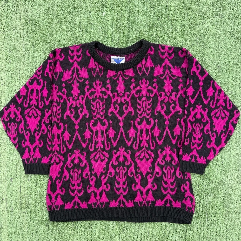 Vintage Fuschia and Black Patterned Women's Sweater